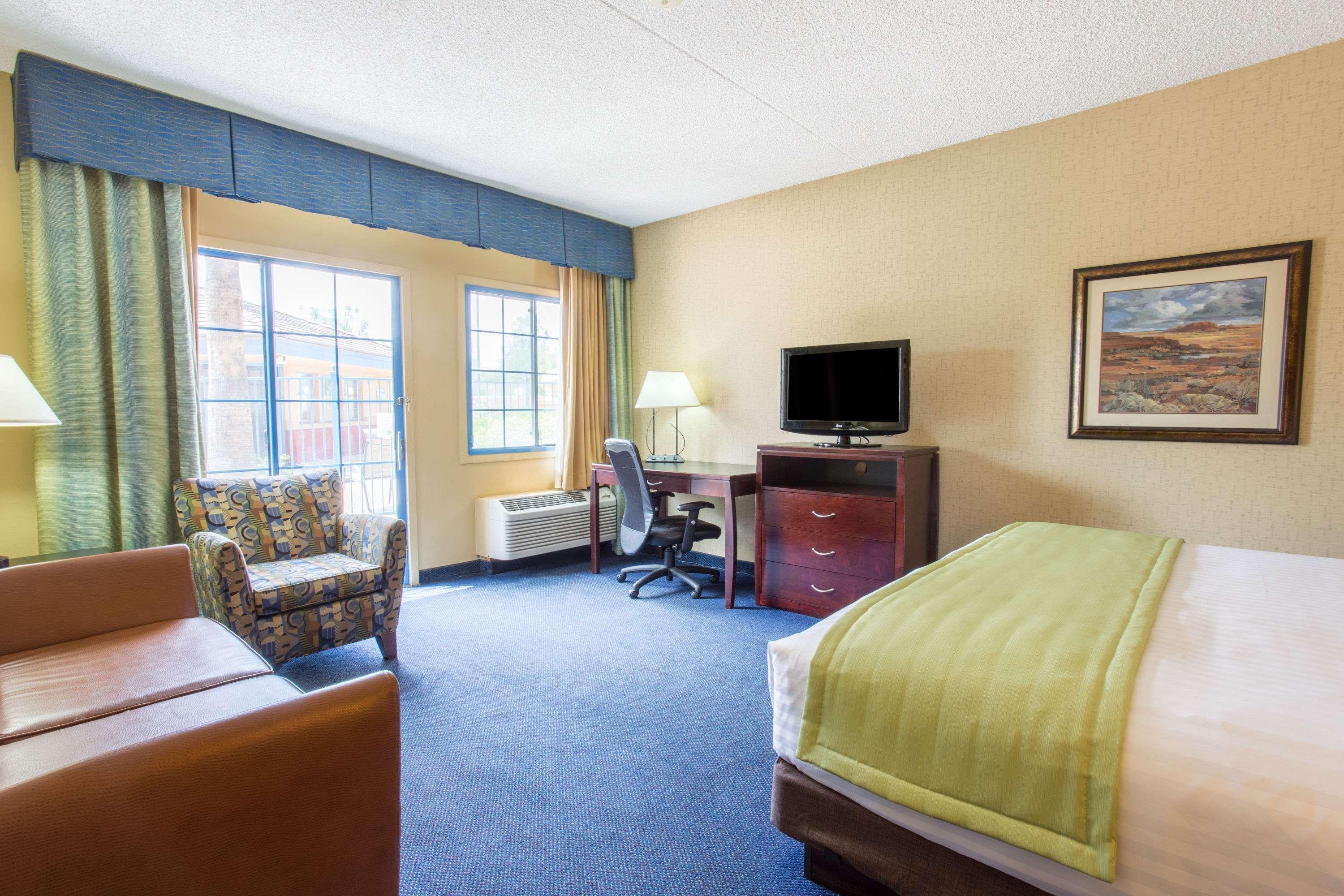 Days Inn & Suites By Wyndham Mesa Near Phoenix Exteriér fotografie