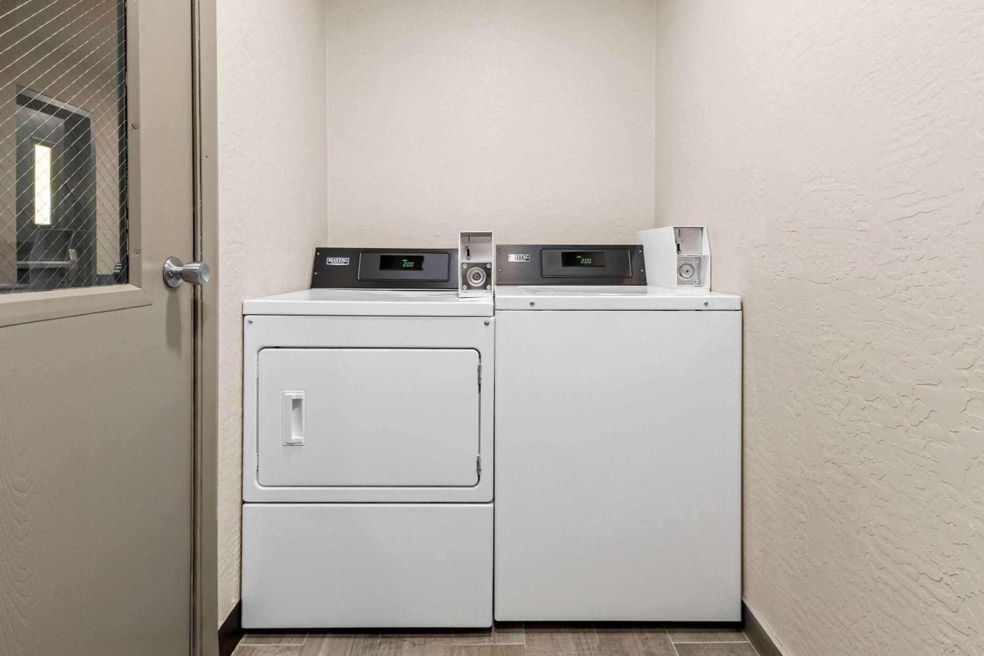 Days Inn & Suites By Wyndham Mesa Near Phoenix Exteriér fotografie