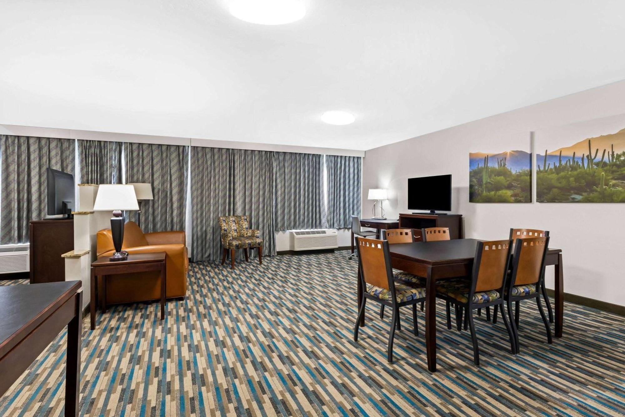 Days Inn & Suites By Wyndham Mesa Near Phoenix Exteriér fotografie