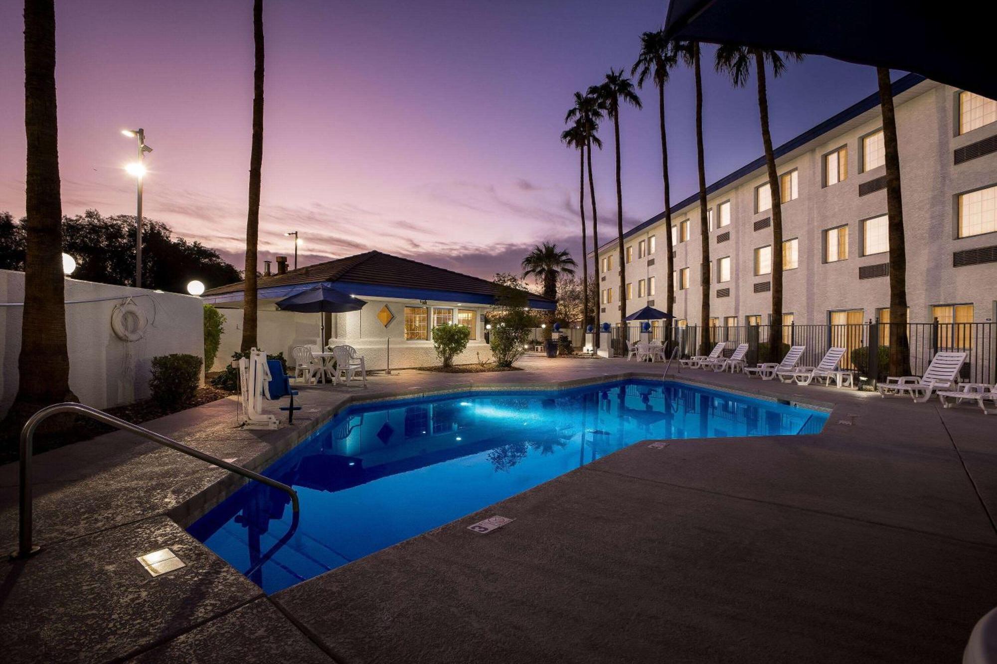 Days Inn & Suites By Wyndham Mesa Near Phoenix Exteriér fotografie
