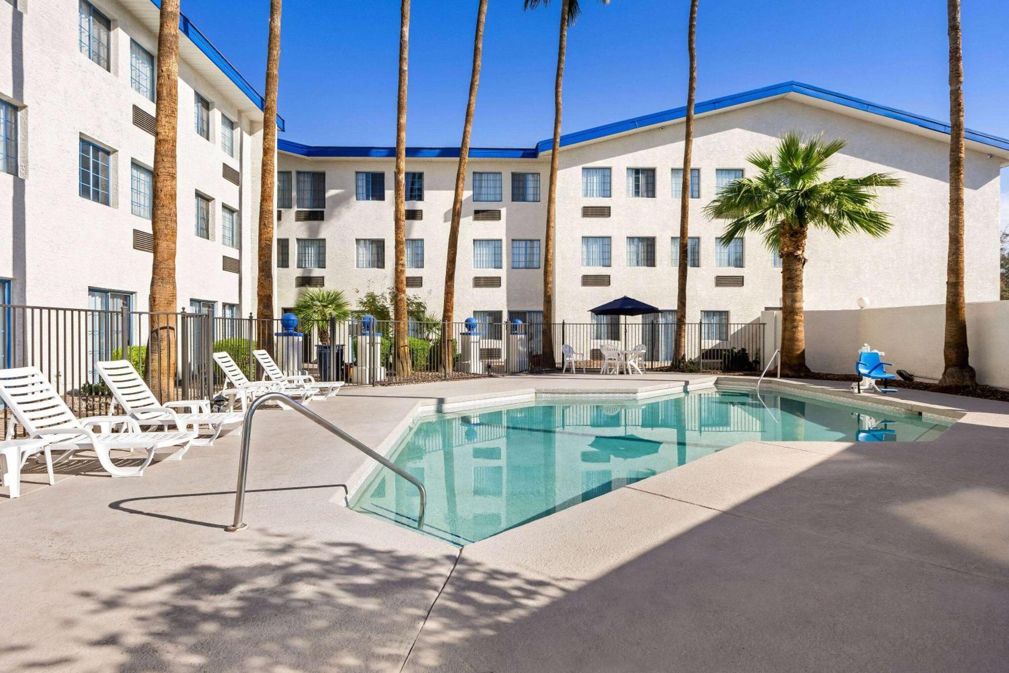 Days Inn & Suites By Wyndham Mesa Near Phoenix Exteriér fotografie