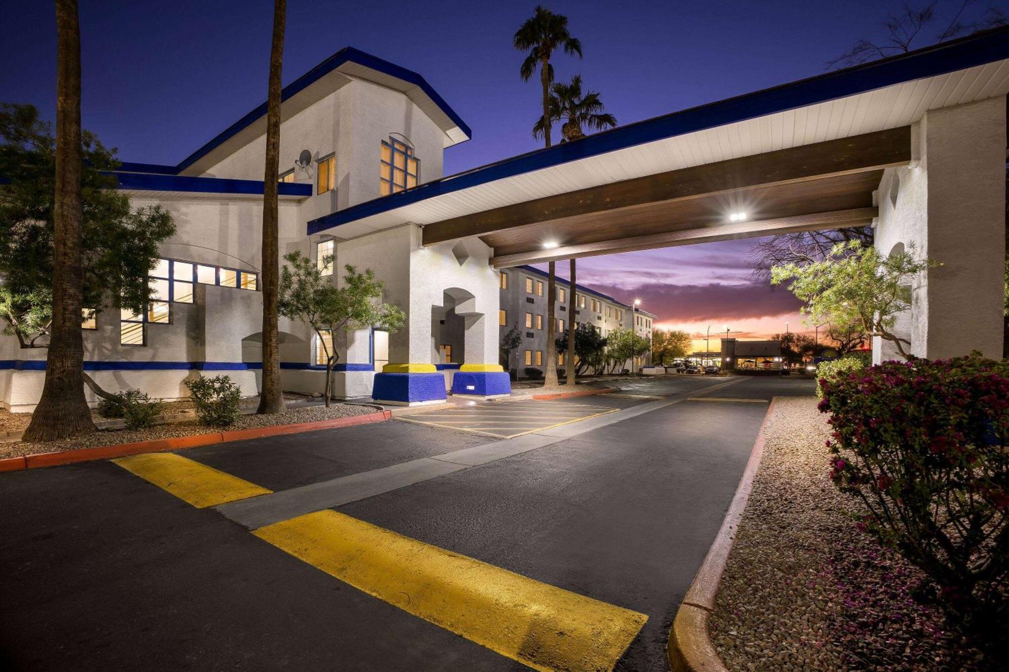 Days Inn & Suites By Wyndham Mesa Near Phoenix Exteriér fotografie