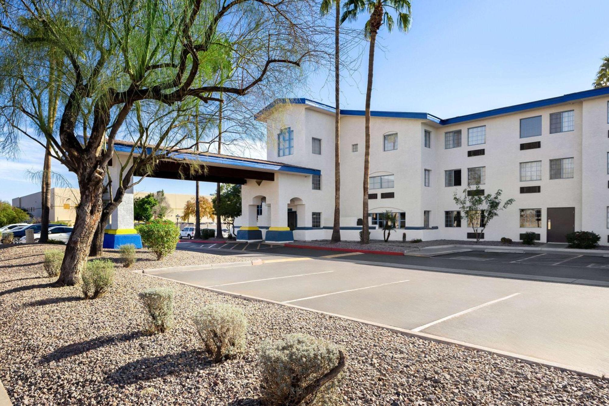 Days Inn & Suites By Wyndham Mesa Near Phoenix Exteriér fotografie